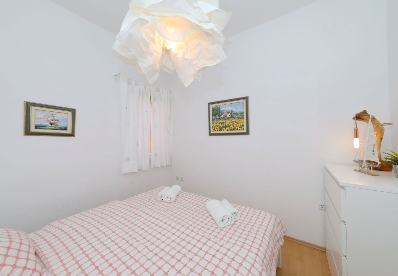 Apartment in Starigrad - Candela No. 1