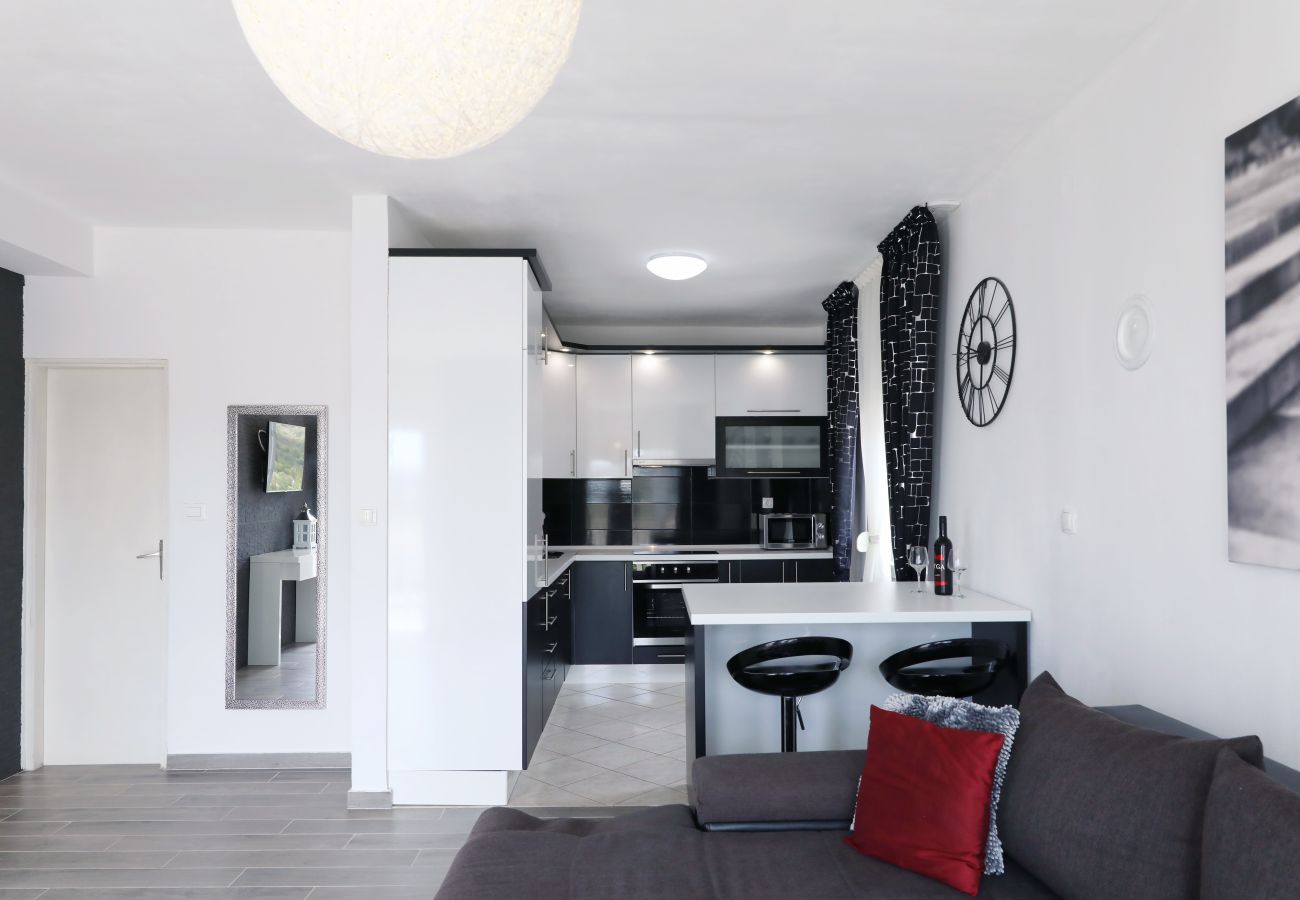 Apartment in Rovanjska - Marina, No. 2