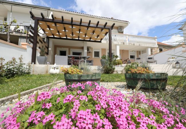 Apartment in Rovanjska - Marina, No. 1 - with garden and sea view