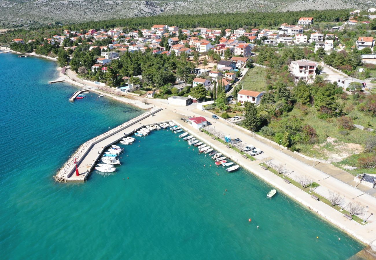 Apartment in Rovanjska - Marina, No. 1 - with garden and sea view