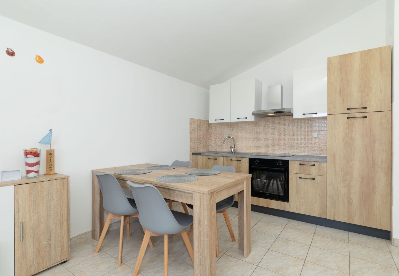 Apartment in Vrsi - Perinic, No. 2