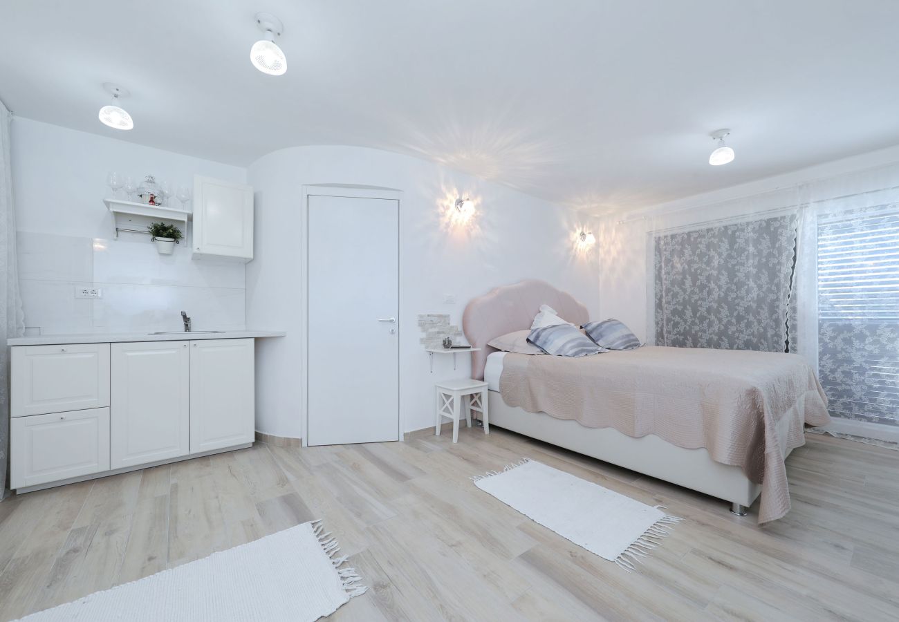 Villa in Sveti Filip i Jakov - Villa Azuro with Heated Pool