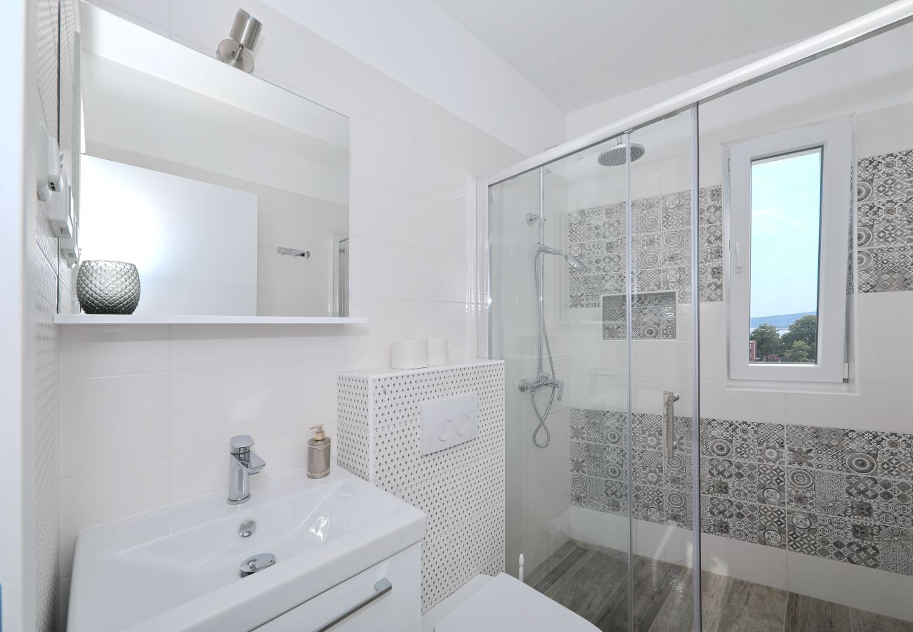 Villa in Sveti Filip i Jakov - Villa Azuro with Heated Pool