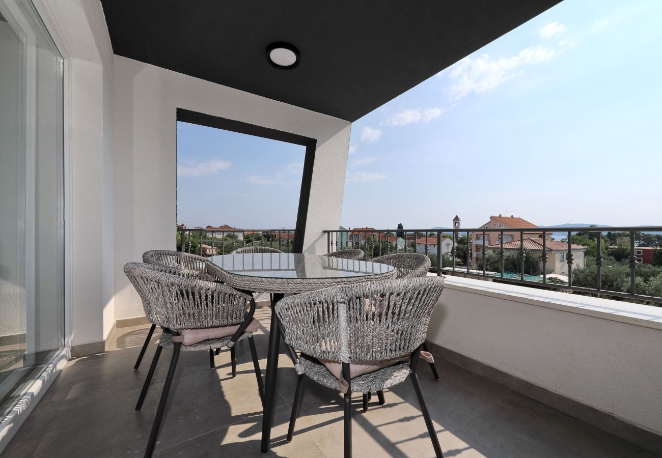 Villa in Sveti Filip i Jakov - Villa Azuro with Heated Pool