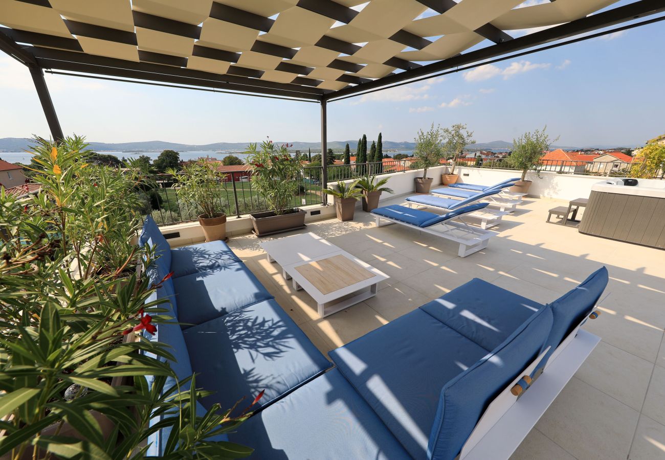 Villa in Sveti Filip i Jakov - Villa Azuro with Heated Pool