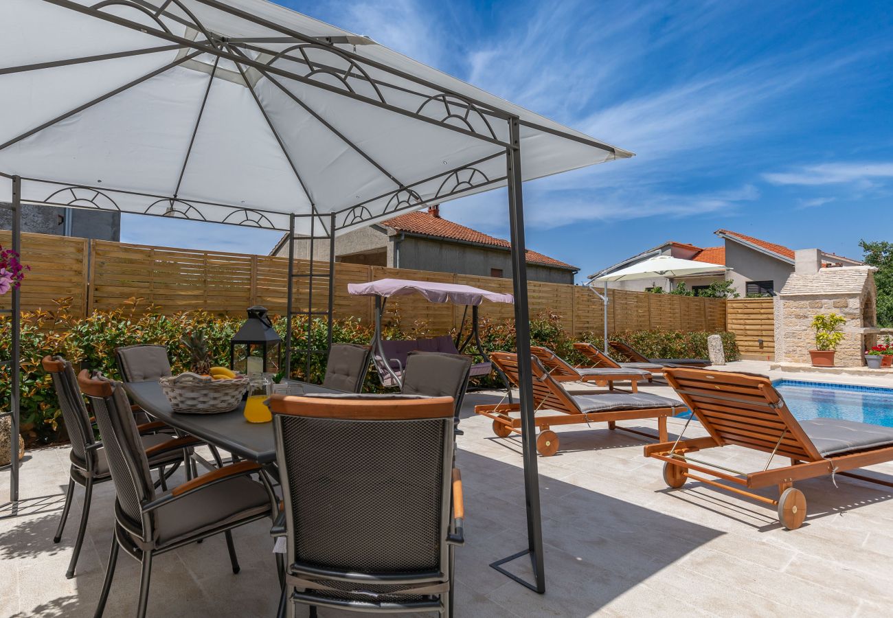 Apartment in Zadar - Apartment Goga 1 with Shared Pool