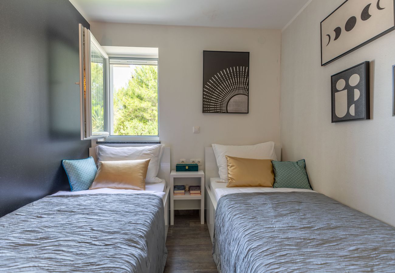 Apartment in Vir - Suva Punta No.2