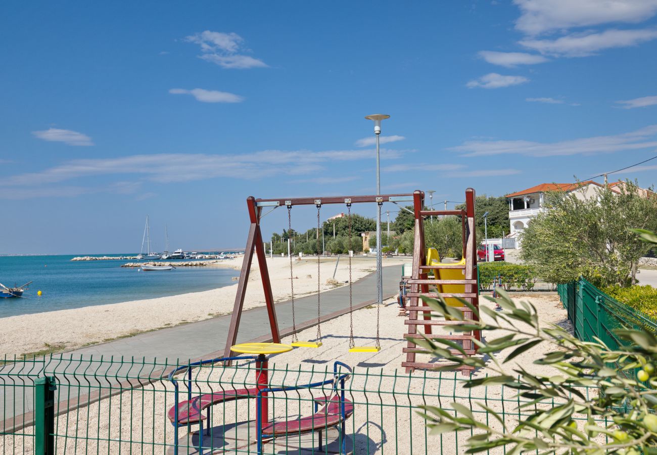 Apartment in Vrsi - perinic,no.1