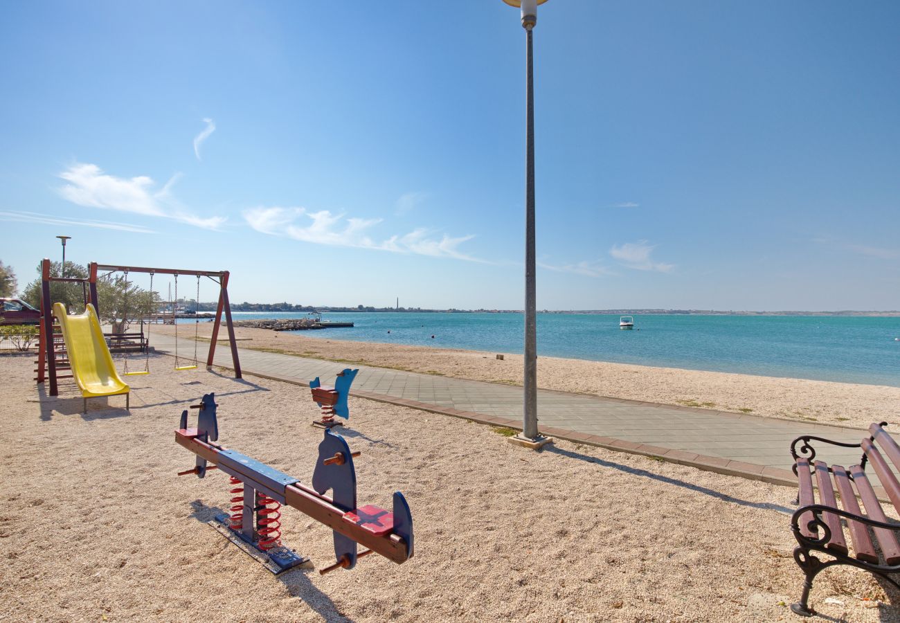 Apartment in Vrsi - perinic,no.1