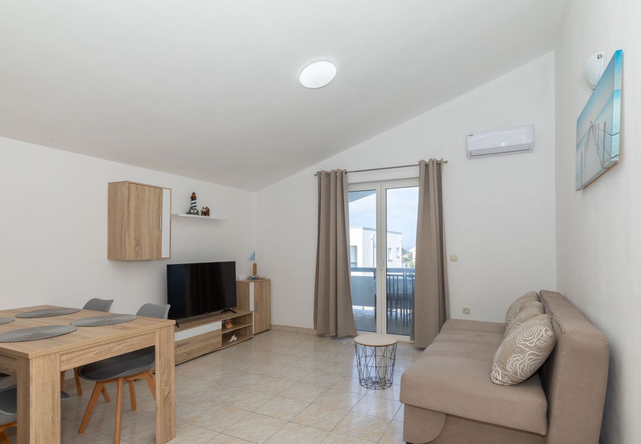 Apartment in Vrsi - perinic,no.1