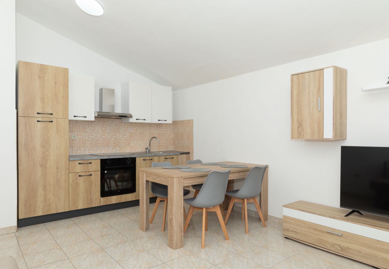 Apartment in Vrsi - perinic,no.1