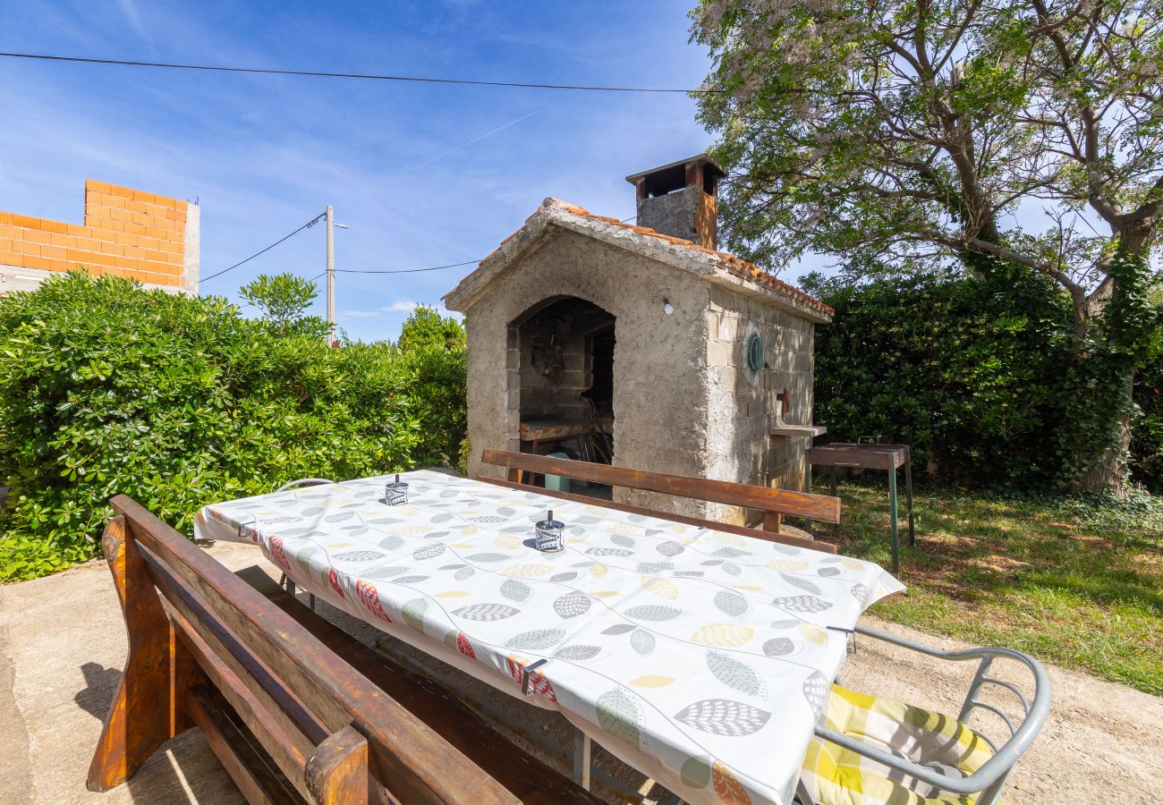 Apartment in Vrsi - perinic,no.1