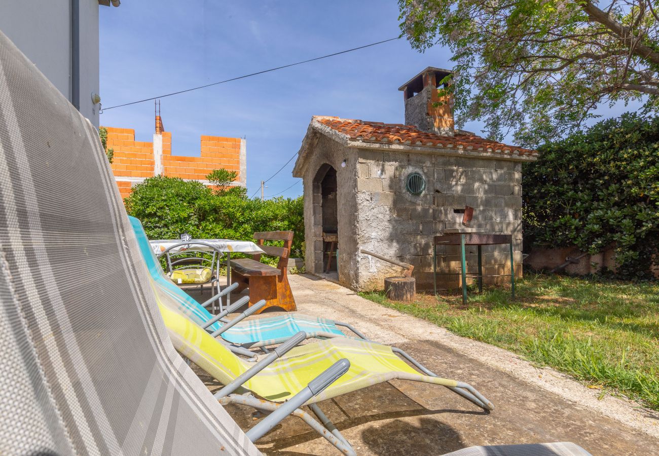 Apartment in Vrsi - perinic,no.1