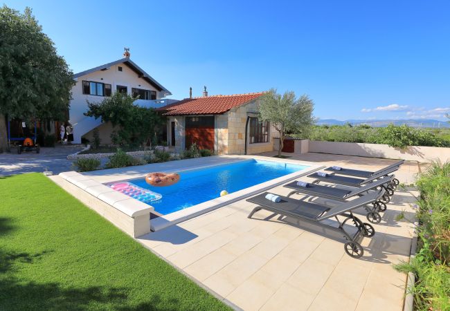 House in Puljane - Antona