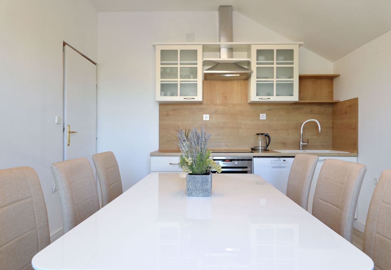 House in Puljane - Antona