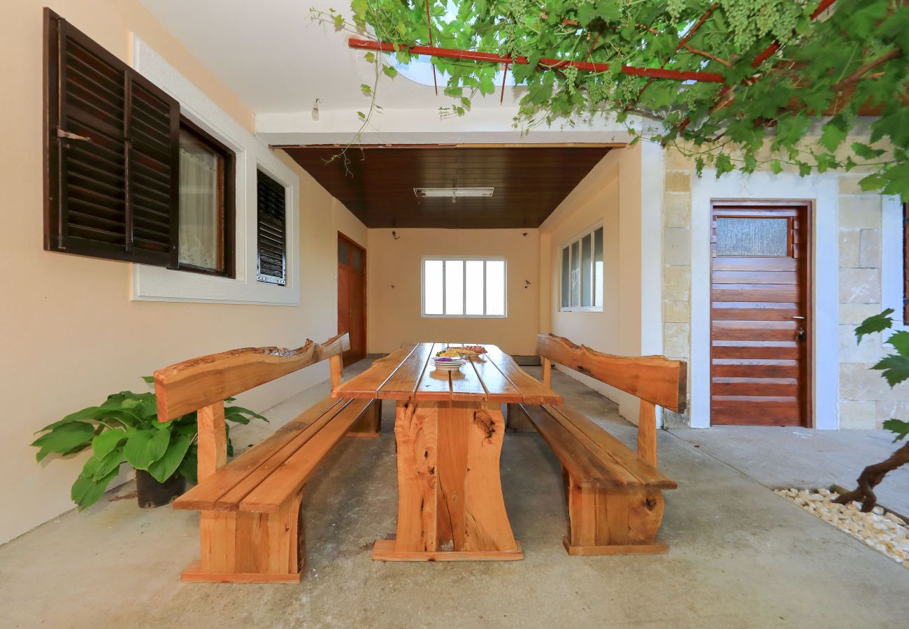 House in Puljane - Antona