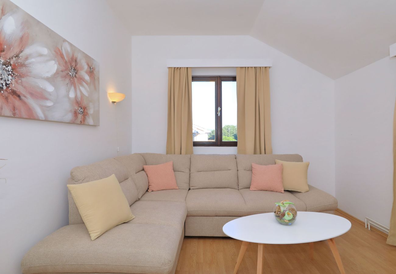 House in Puljane - Antona