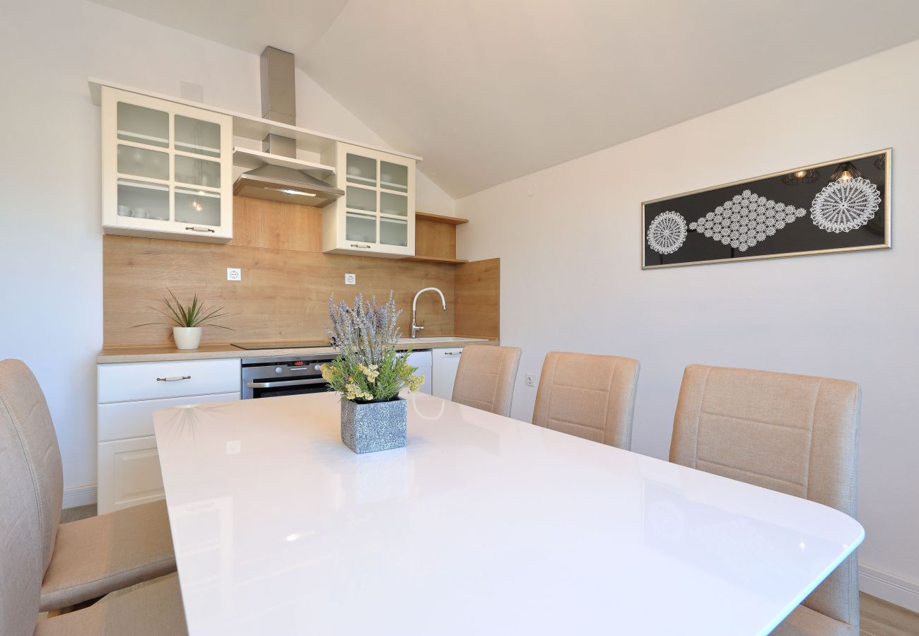 House in Puljane - Antona