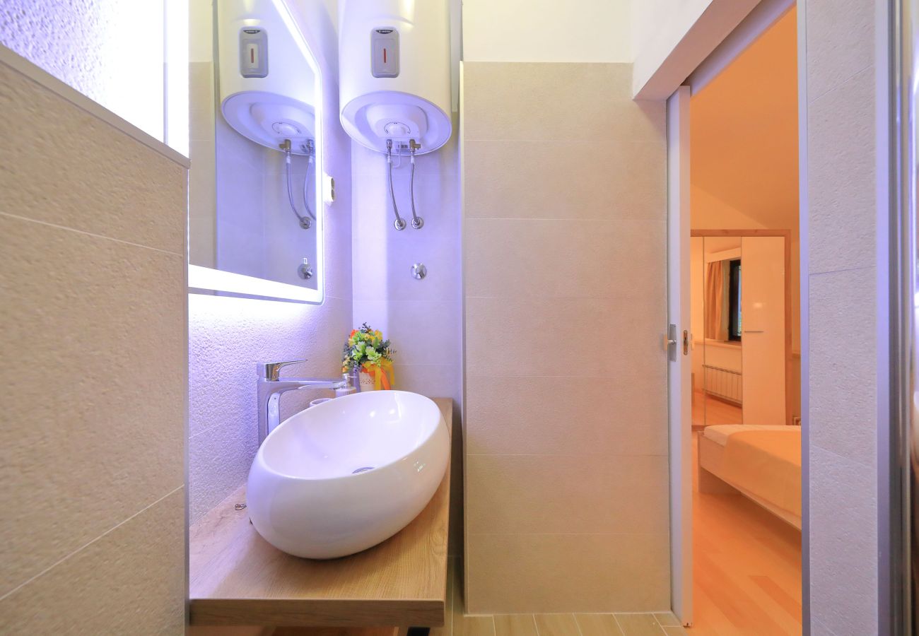 House in Puljane - Antona