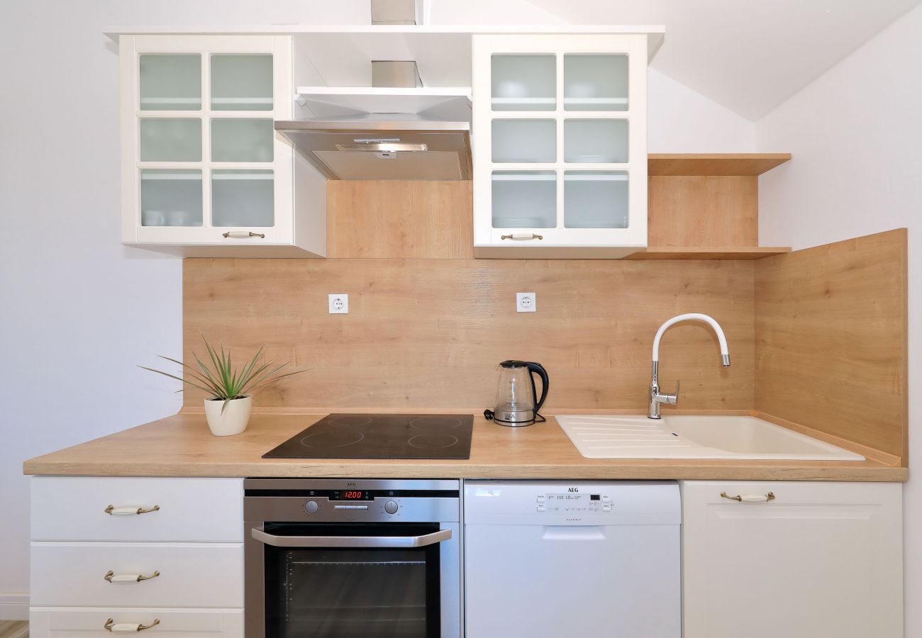 House in Puljane - Antona