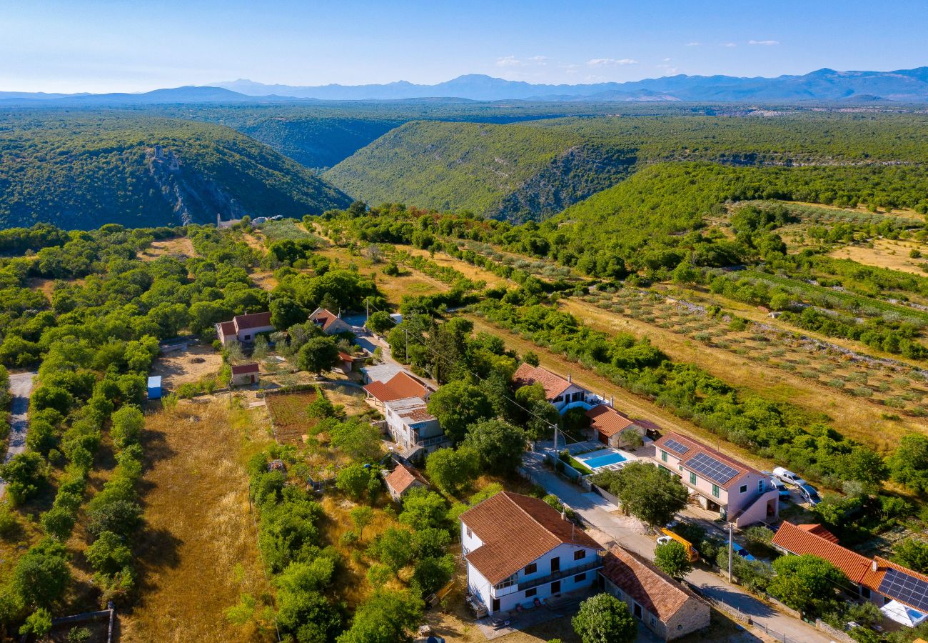 House in Puljane - Antona