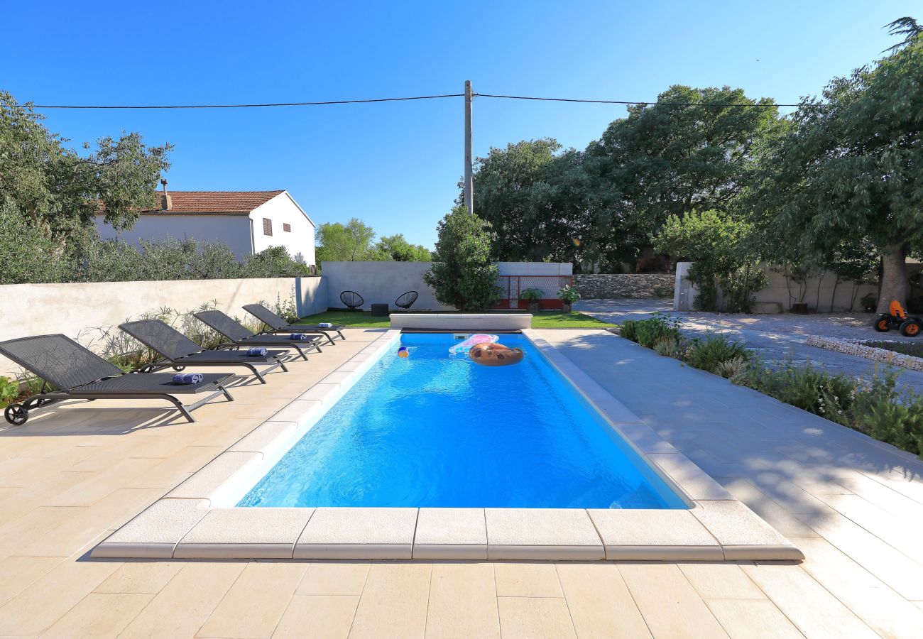 House in Puljane - Antona