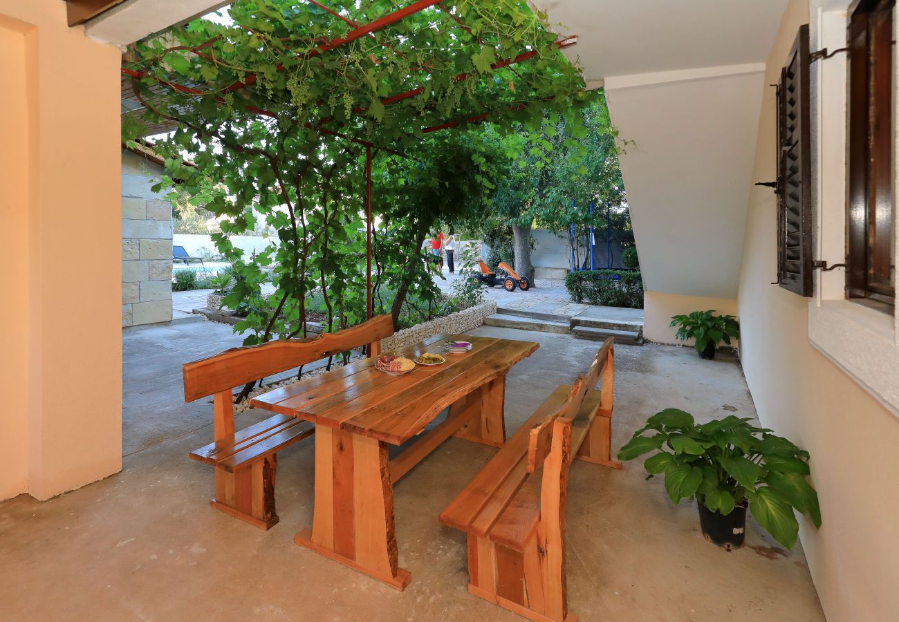 House in Puljane - Antona