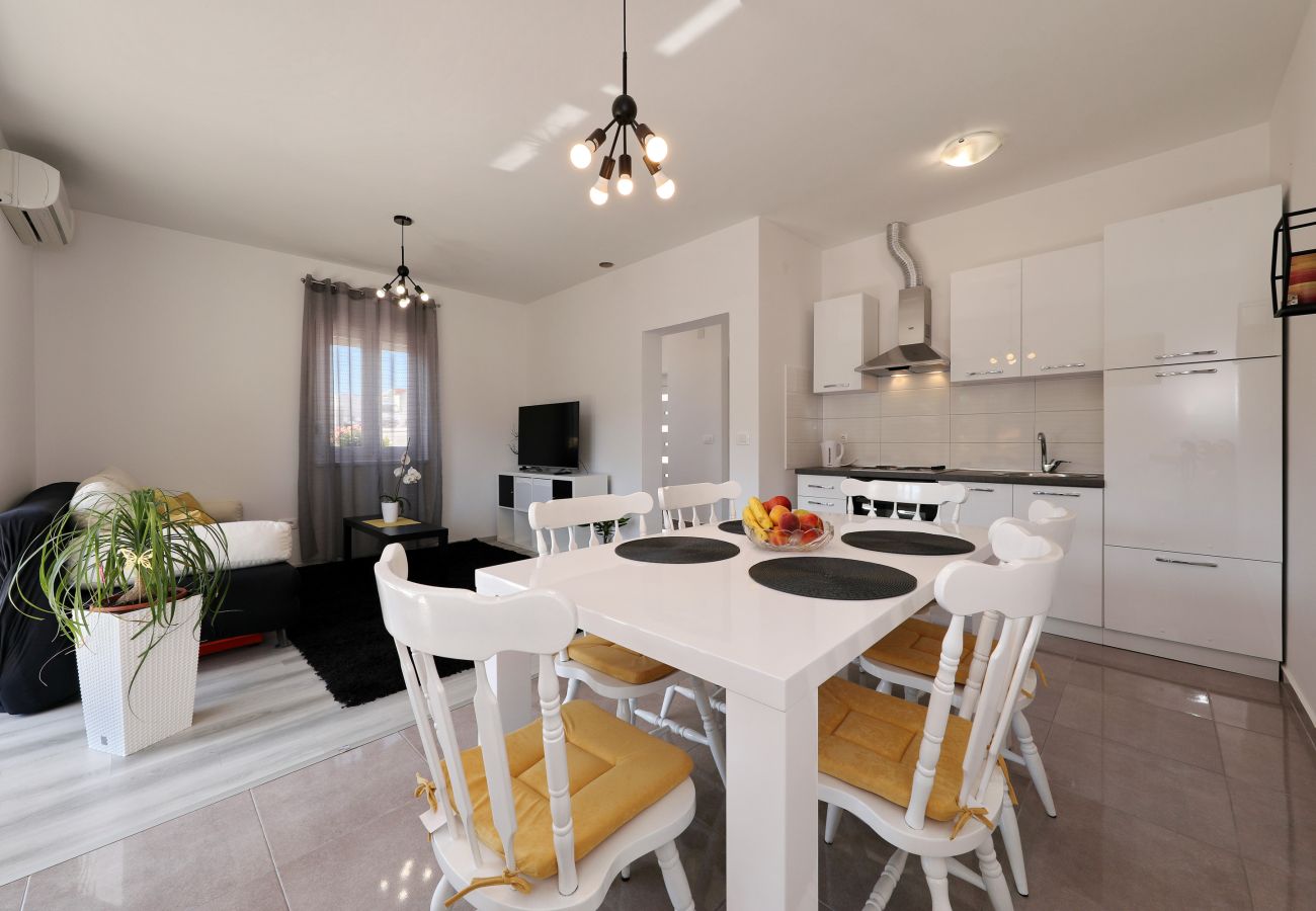 Apartment in Zadar - Ferienwohnung Jerbic