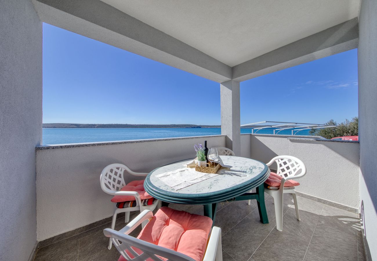 Apartment in Ljubac - Gazic no.1