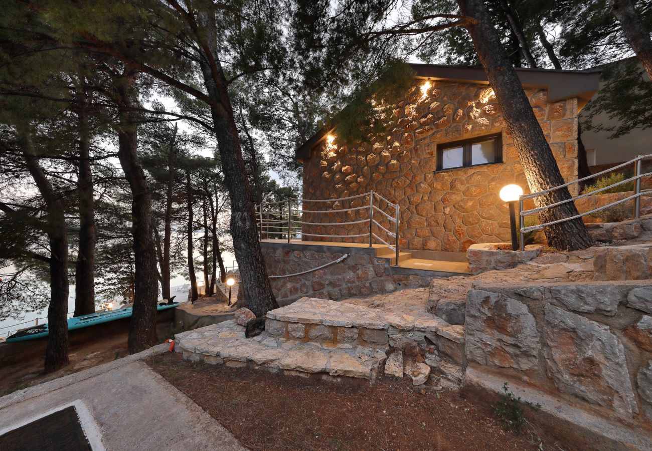 House in Starigrad - Steinhaus Mirko