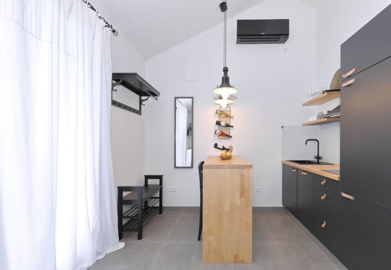 House in Starigrad - Steinhaus Mirko