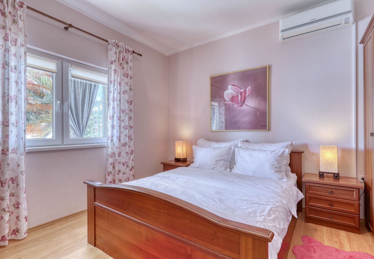 Apartment in Maslenica - Apartment LAURA 2