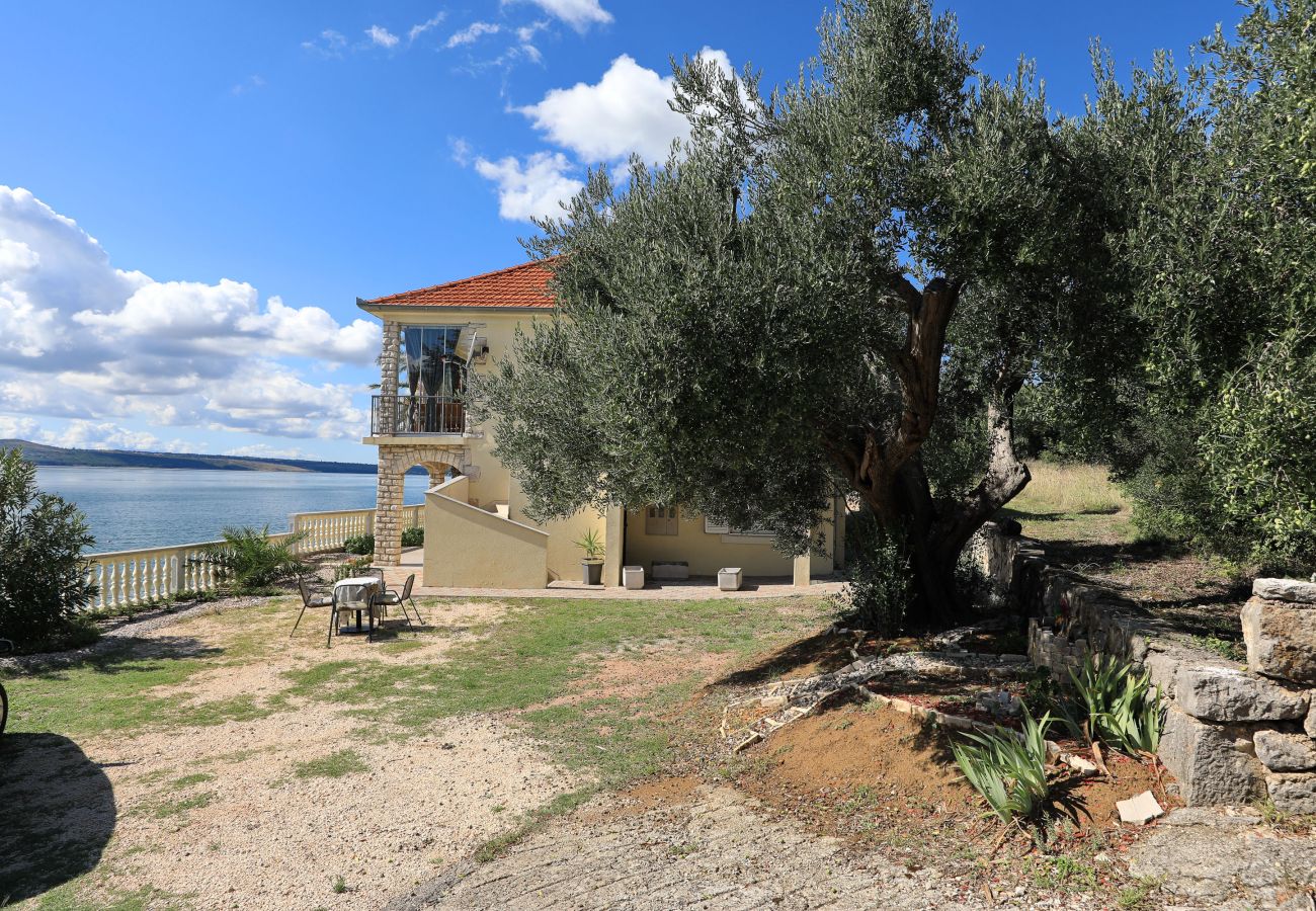 Apartment in Maslenica - Laura, No.3