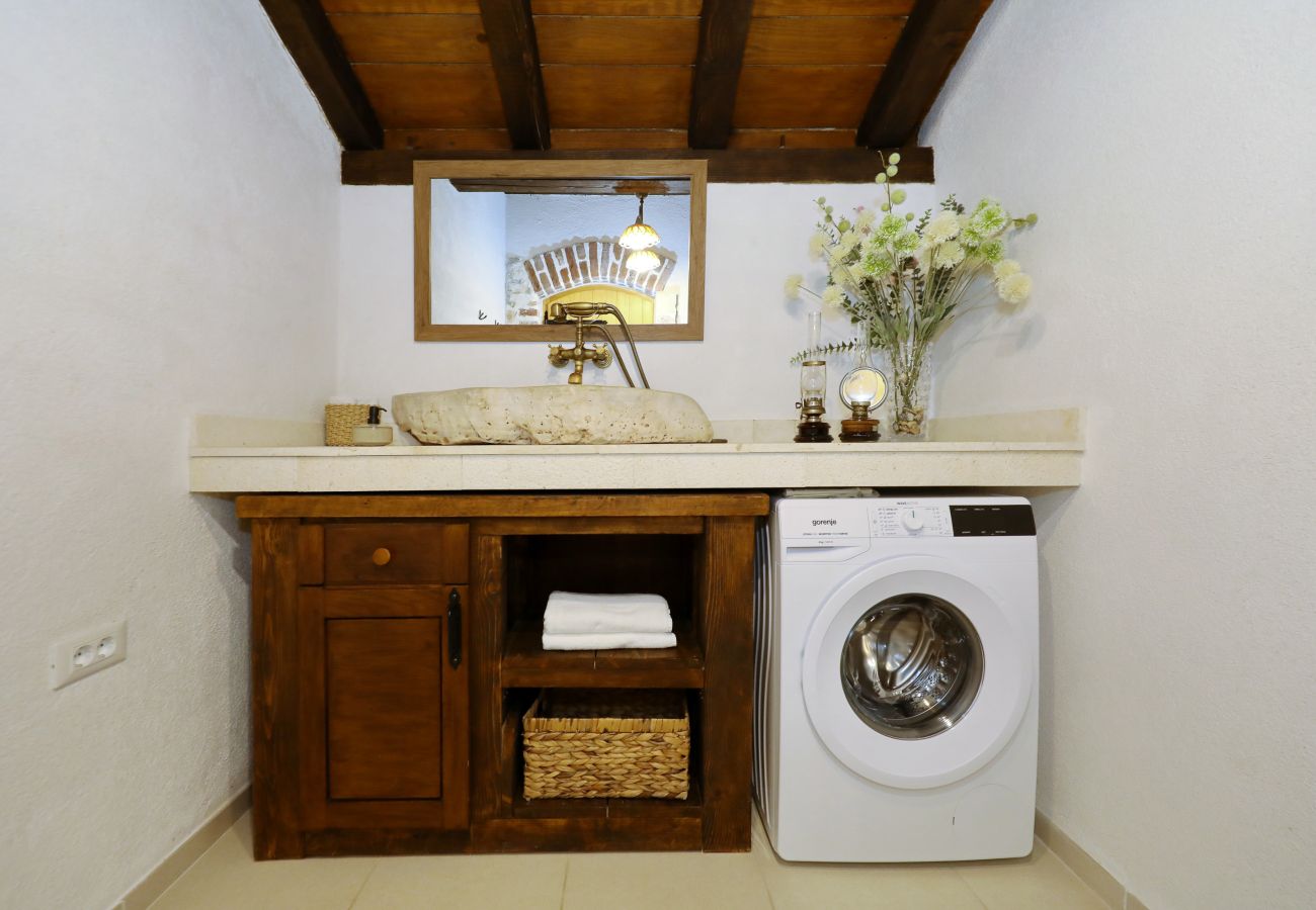 Villa in Nin - Villa Gland – Stilvolles Steinhaus mit Pool, Whirl