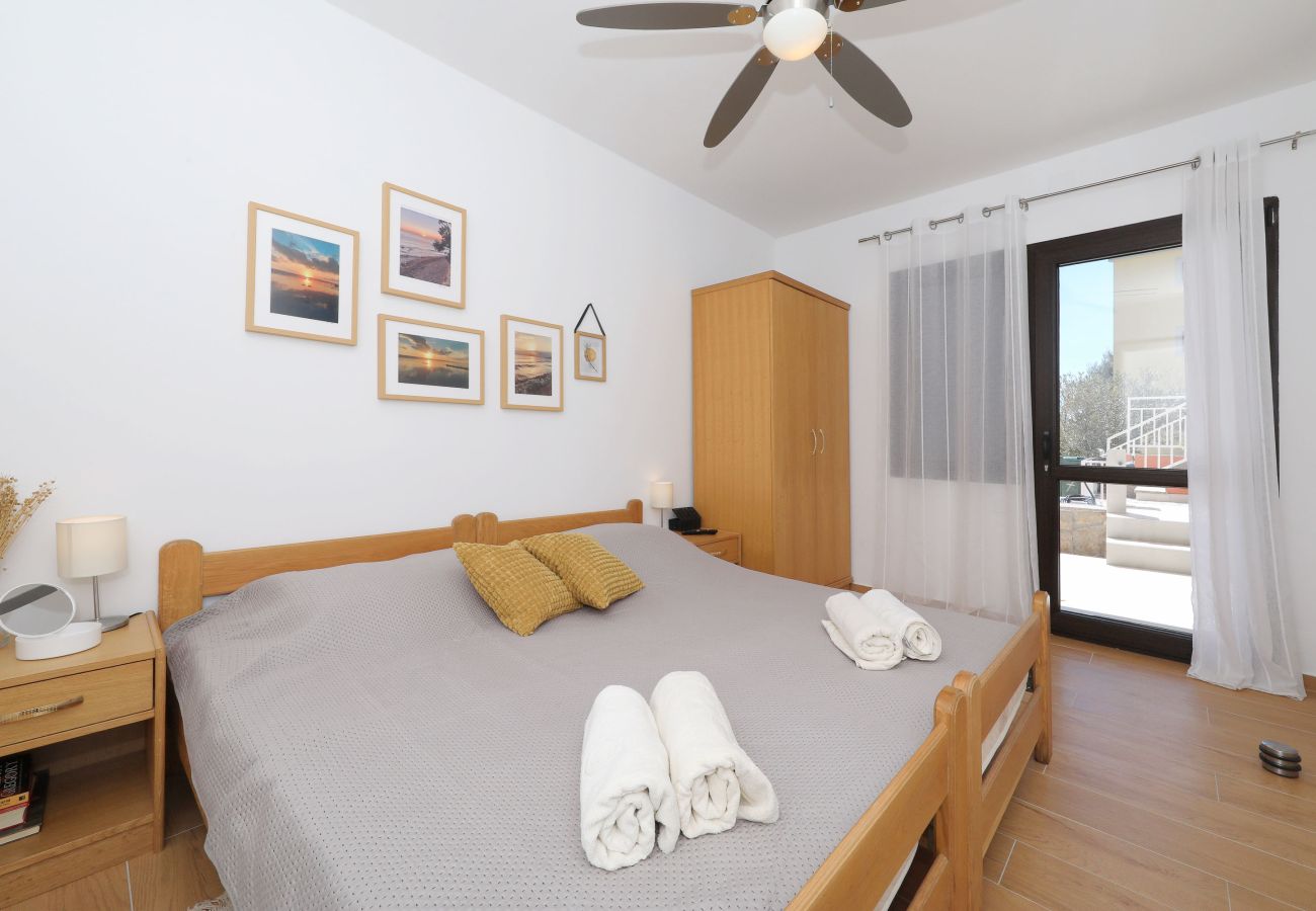 Rent by room in Starigrad - Hibis No. 2