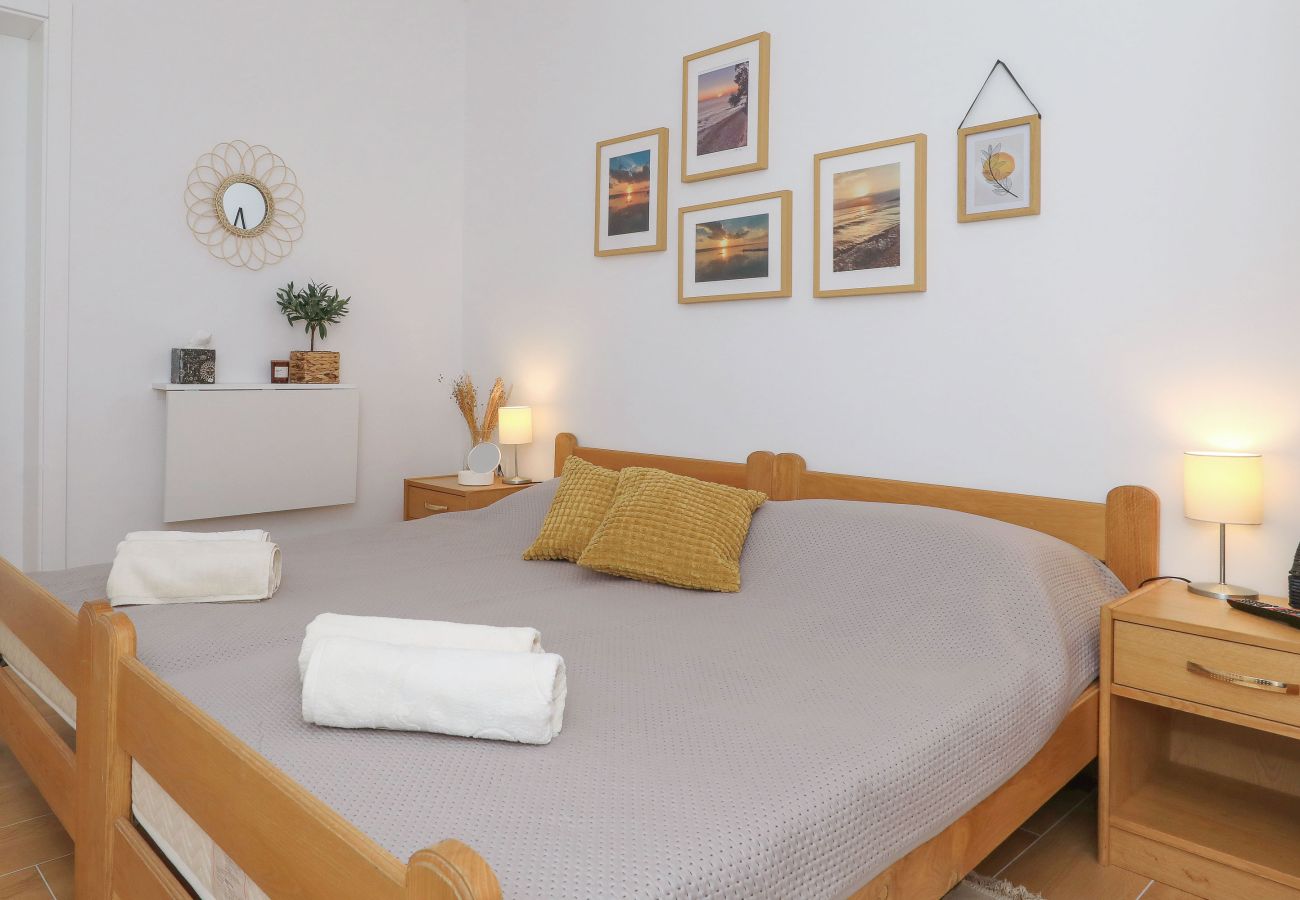 Rent by room in Starigrad - Hibis No. 2