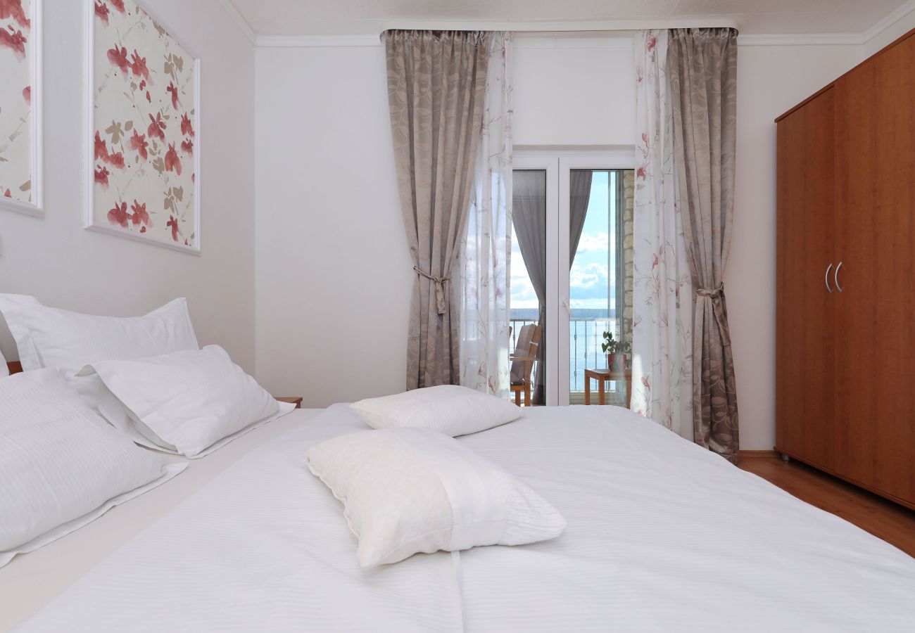 Apartment in Maslenica - Apartment LAURA 1