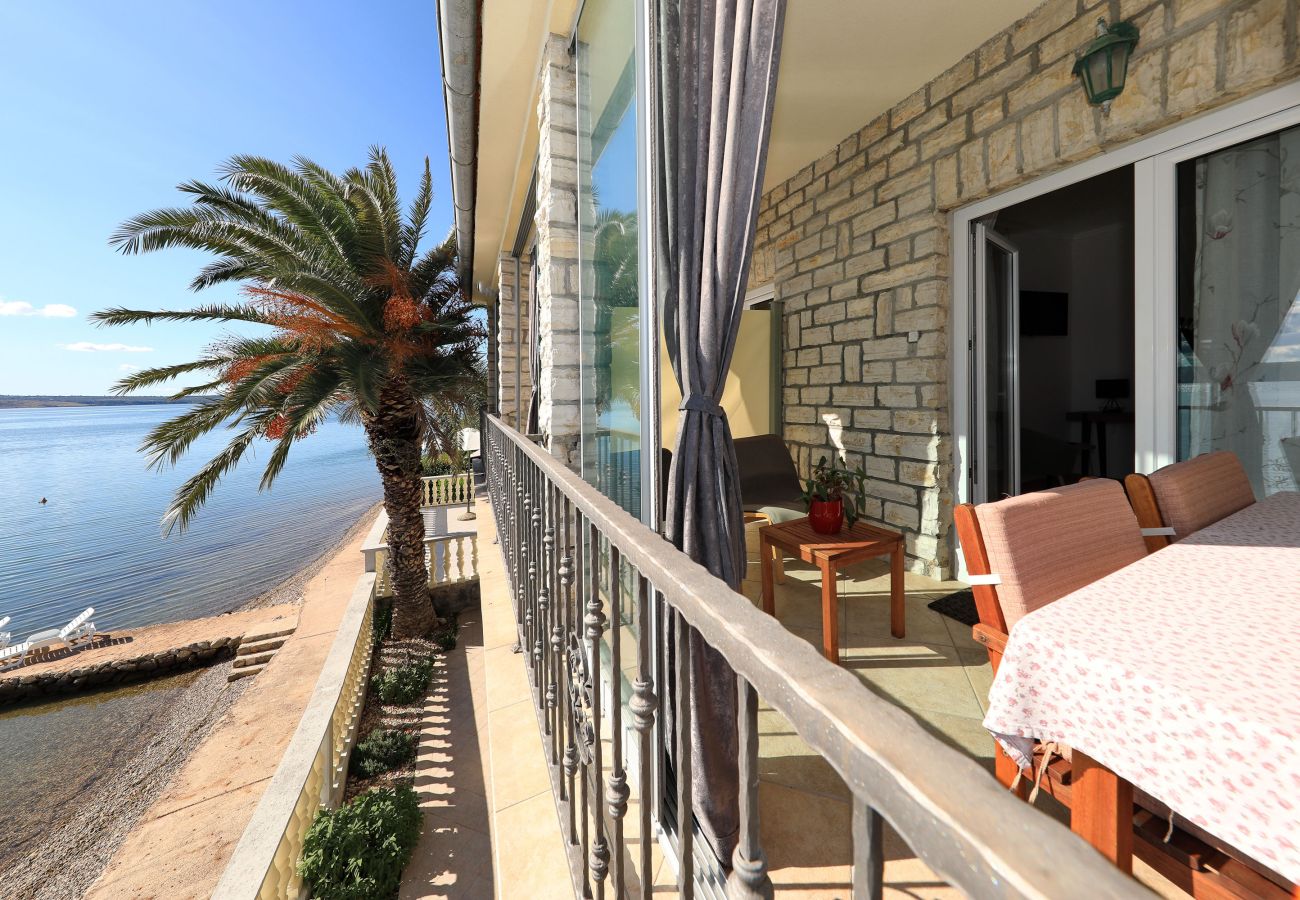 Apartment in Maslenica - Apartment LAURA 1