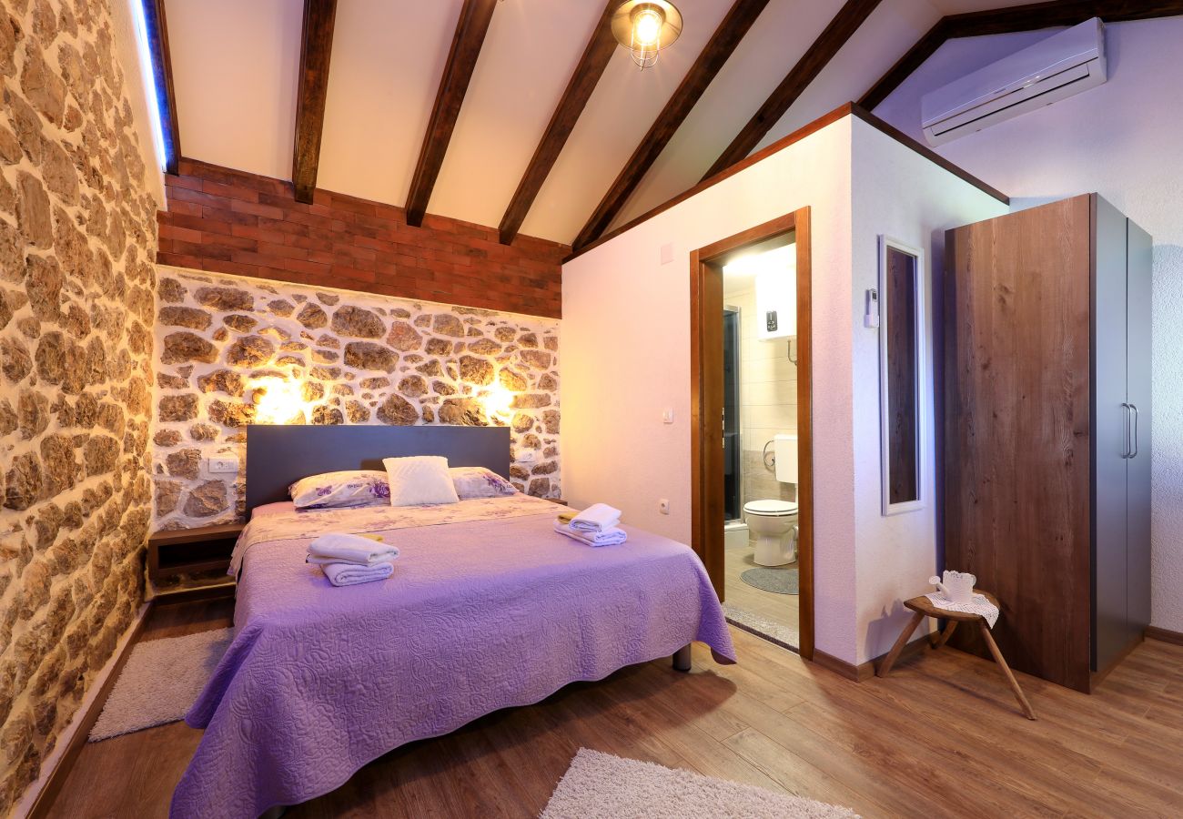 House in Starigrad - Holiday Home Milovac near Paklenica