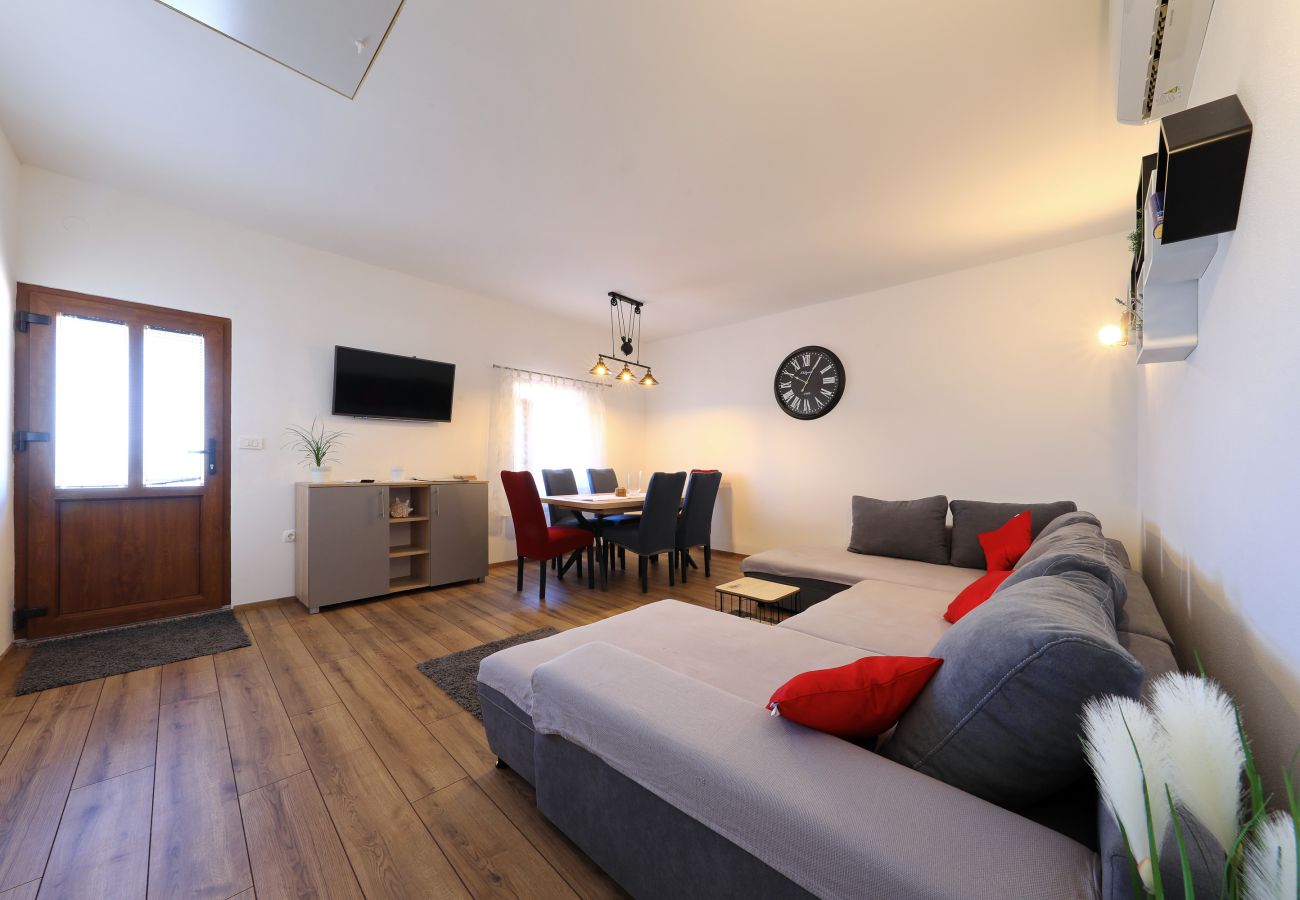 House in Starigrad - Holiday Home Milovac near Paklenica
