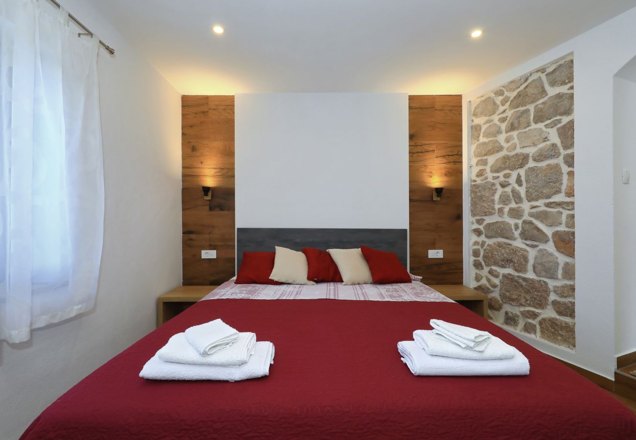 House in Starigrad - Holiday Home Milovac near Paklenica