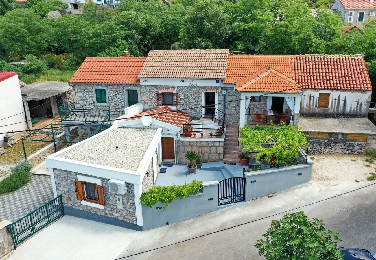 House in Starigrad - Holiday Home Milovac near Paklenica
