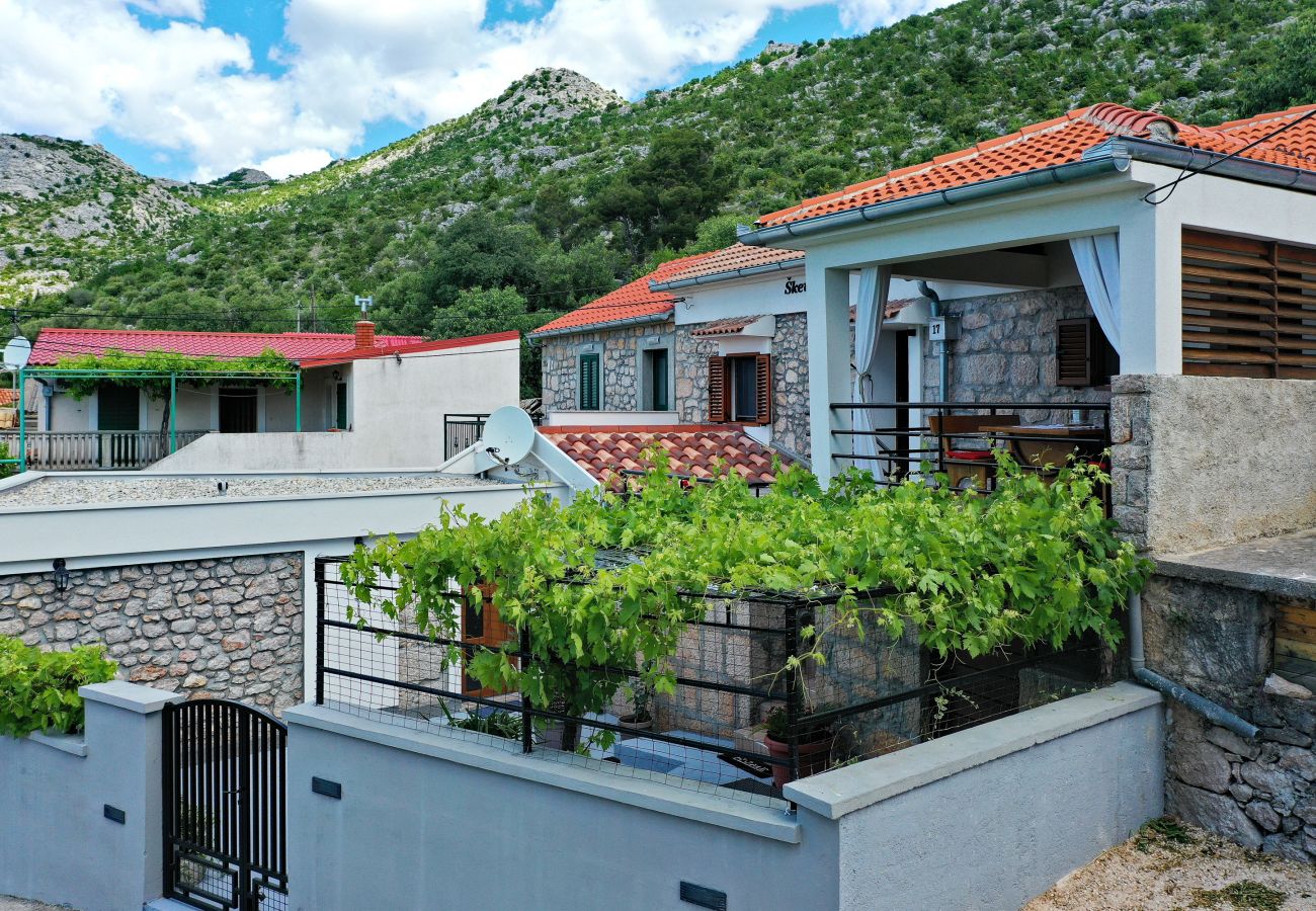 House in Starigrad - Holiday Home Milovac near Paklenica