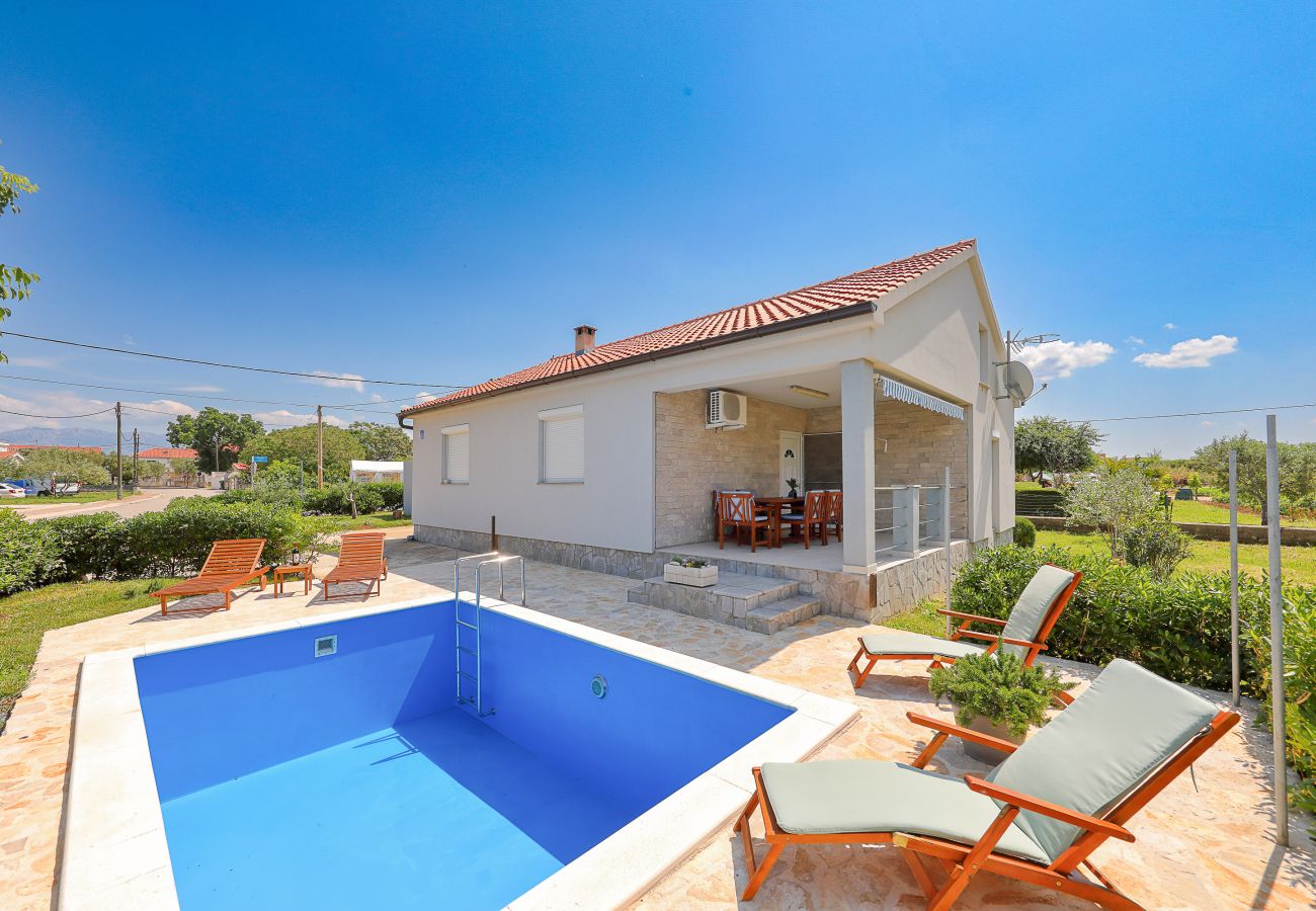 House in Vrsi - Eda, Ferienhaus mit Pool, Terrasse & Grill