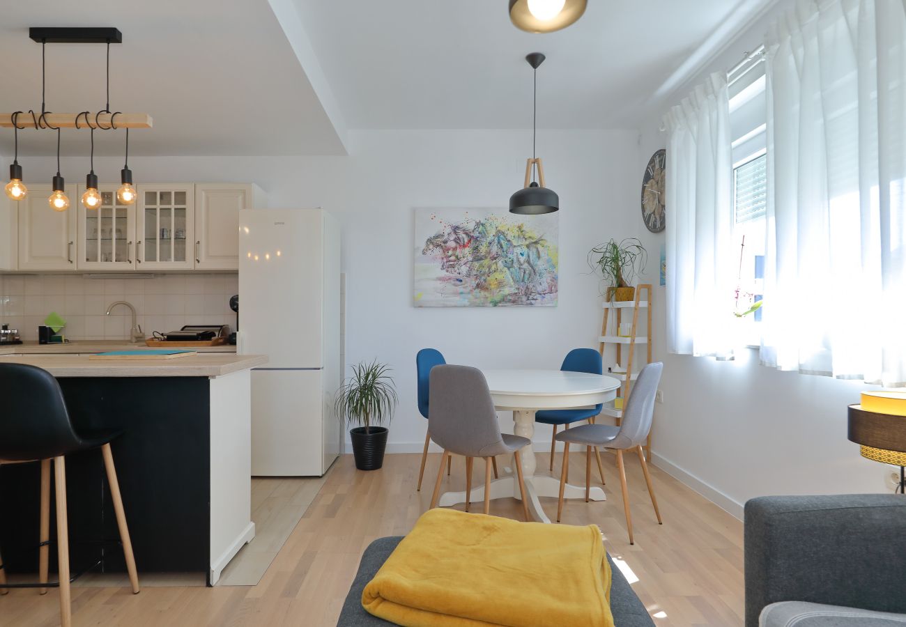 Apartment in Zadar - Bajana, Ferienwohnung für Paare, zentrale Lage
