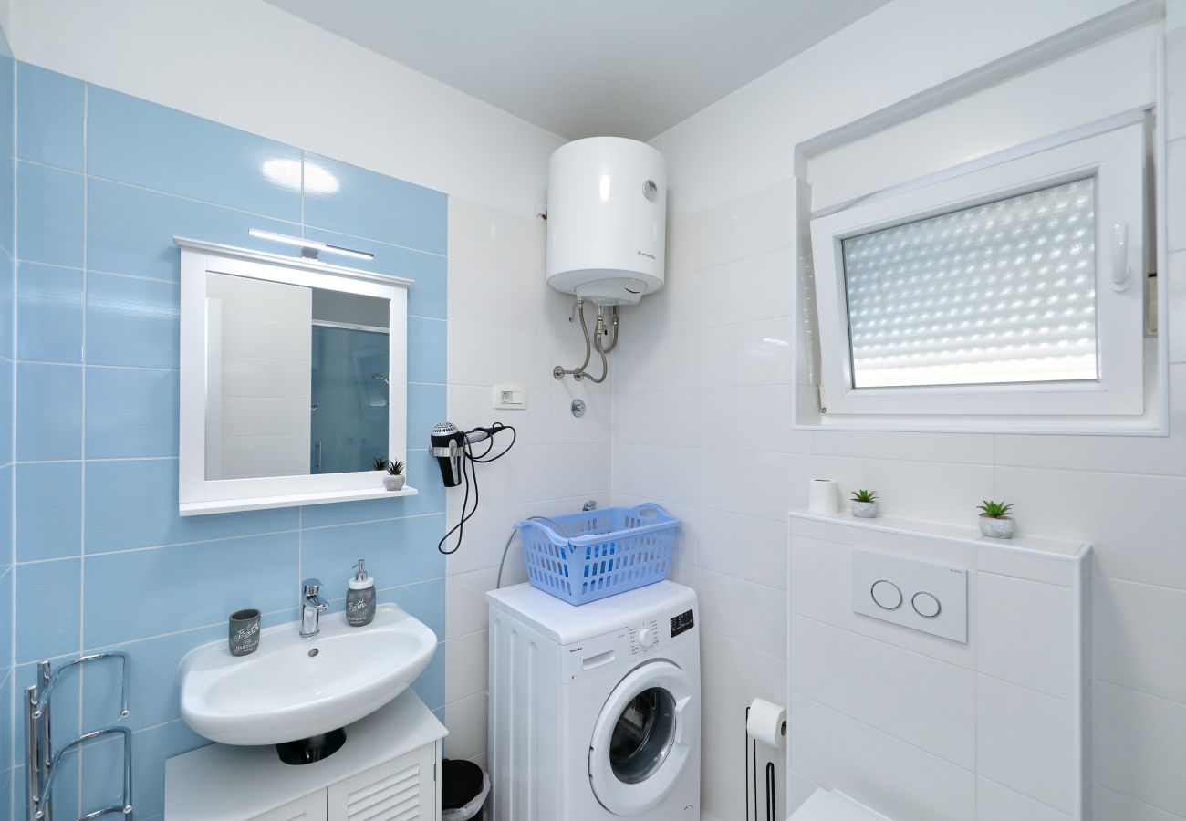 Apartment in Zadar - Bajana, Ferienwohnung für Paare, zentrale Lage