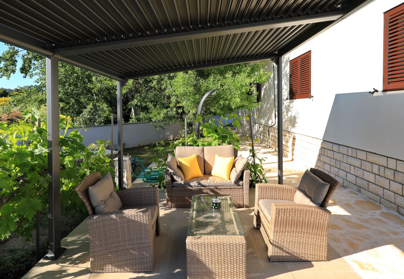 House in Ljubac - Ferienhaus ROSE