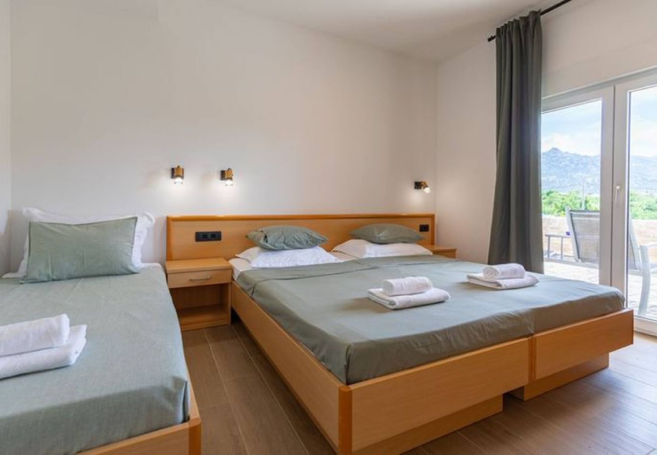 Apartment in Starigrad - Vesela, No 4