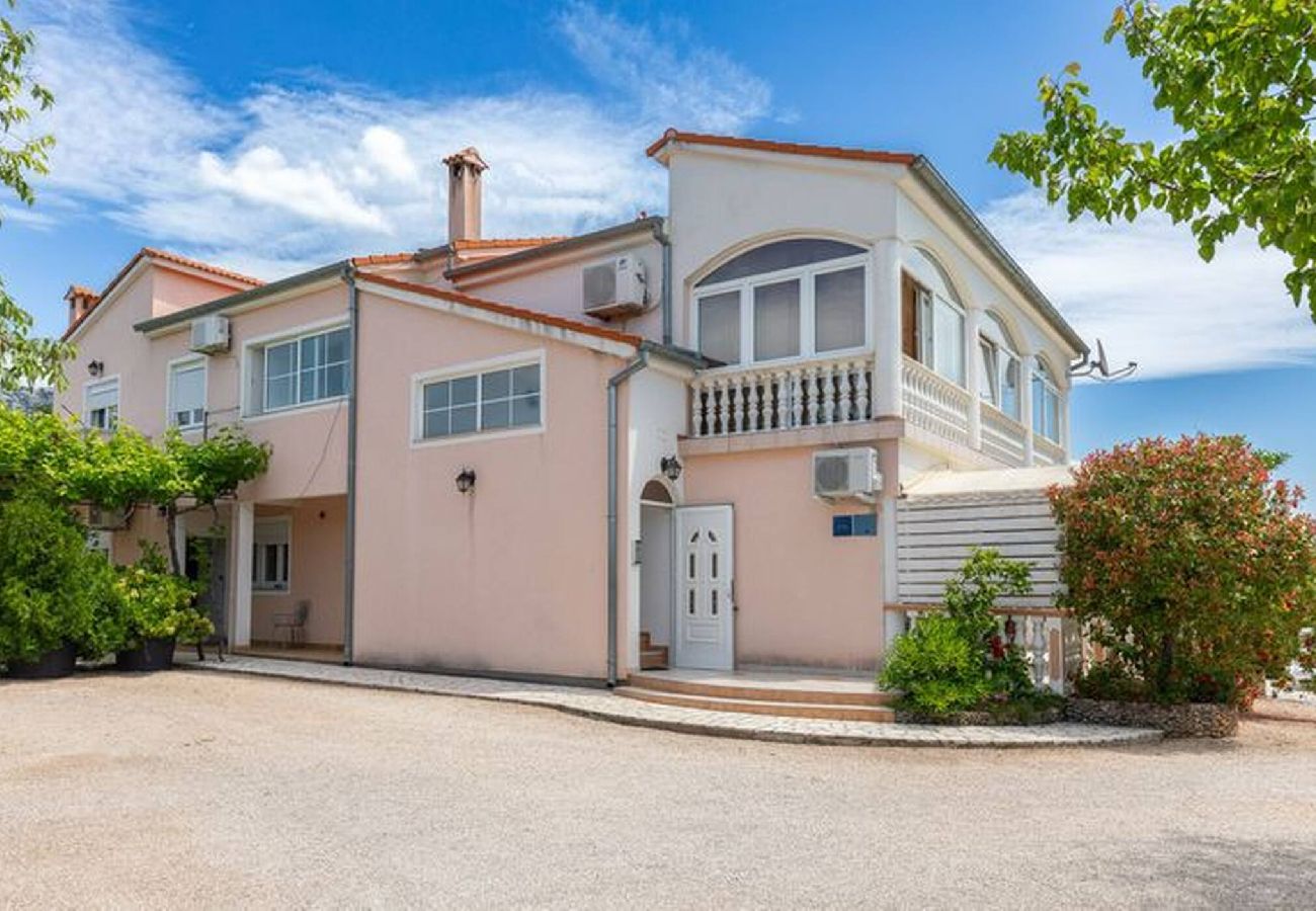 Apartment in Starigrad - Vesela, No 4