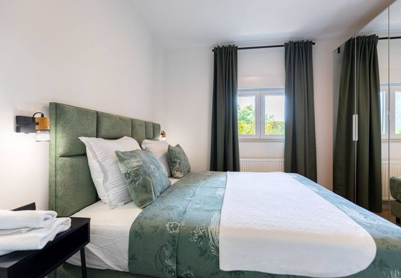 Apartment in Starigrad - Vesela, No 4